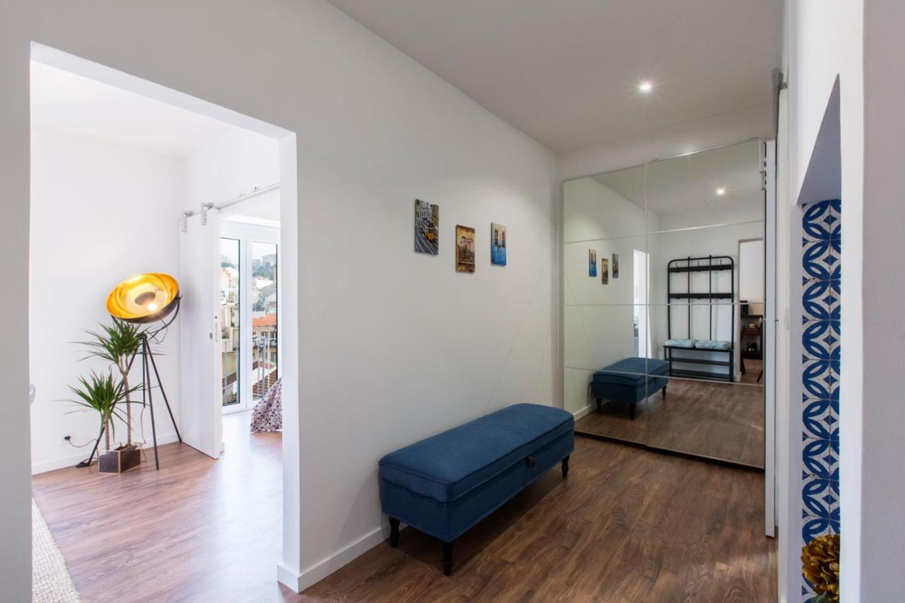 Amazing Downtown Apt With Small Balcony With View Over The Castle Lisabona Exterior foto