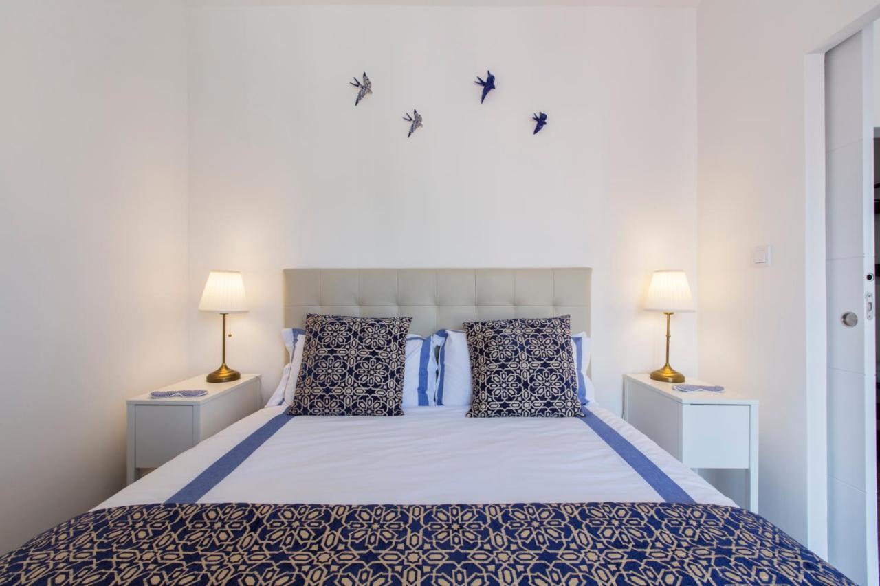 Amazing Downtown Apt With Small Balcony With View Over The Castle Lisabona Exterior foto