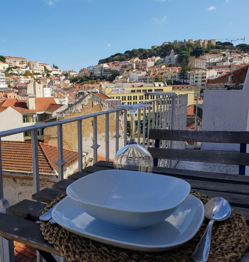 Amazing Downtown Apt With Small Balcony With View Over The Castle Lisabona Exterior foto